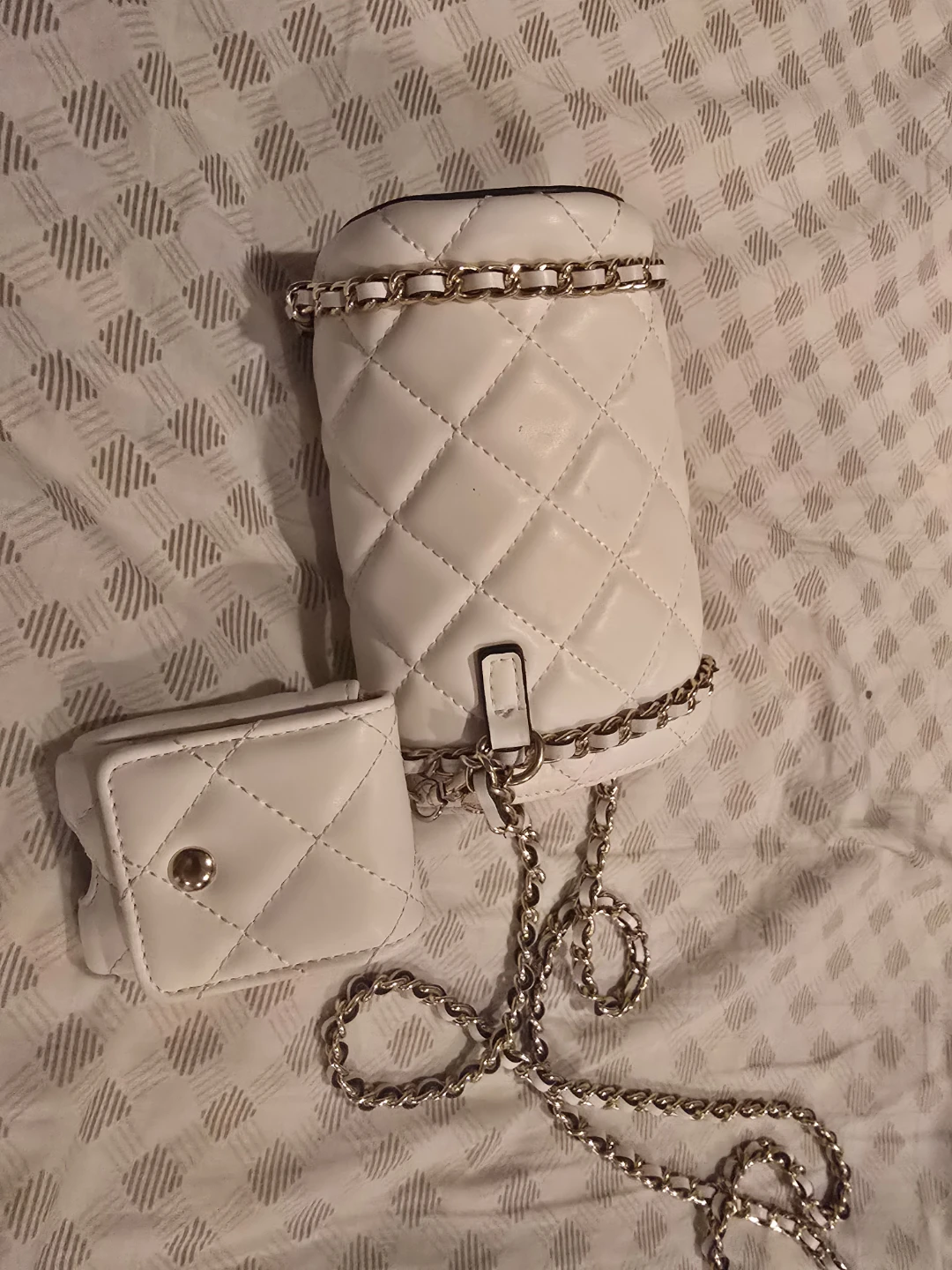 Quilted White Crossbody Bag with Small Pouch