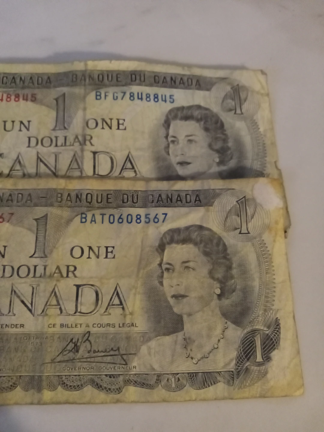 Two Vintage 1973 Canadian One Dollar Bills - photo 5