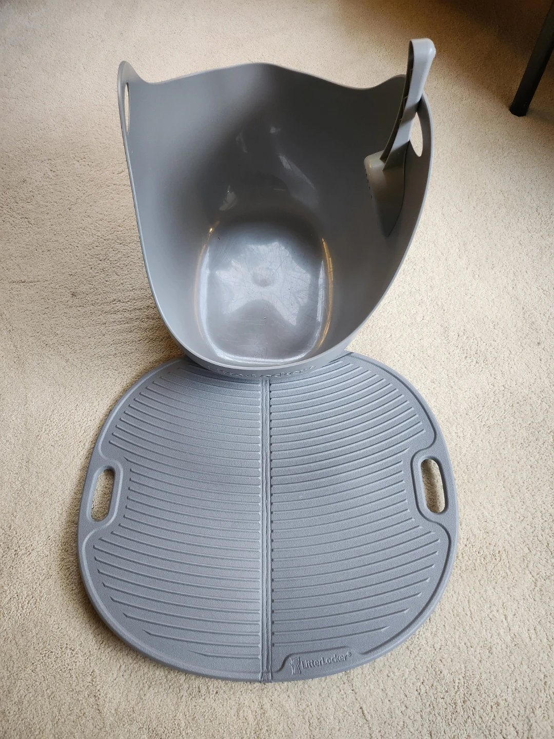 LitterLocker Cat Litter Box and Matching Mat - photo 2