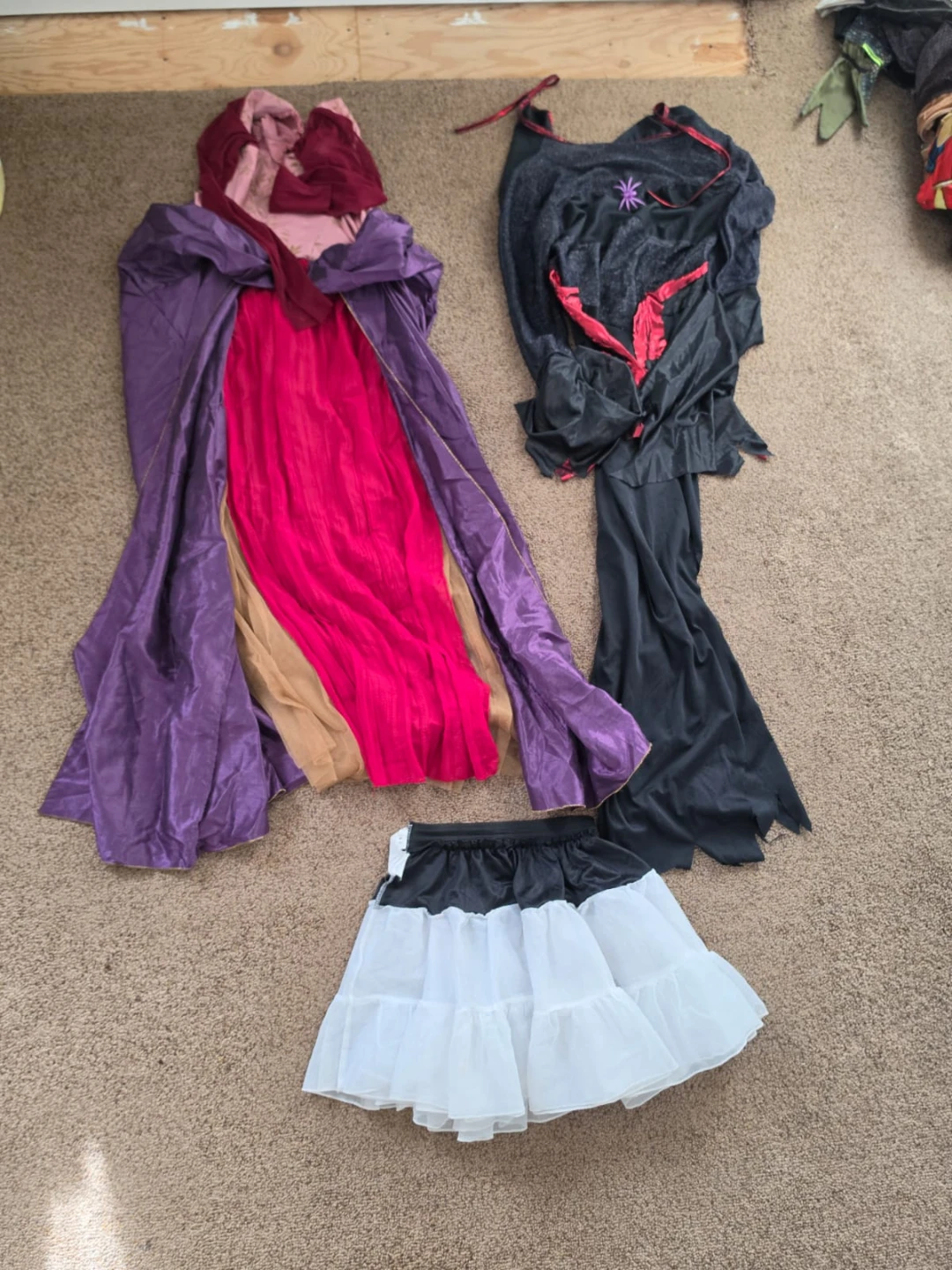 Assorted Kids Halloween Costumes - photo 2