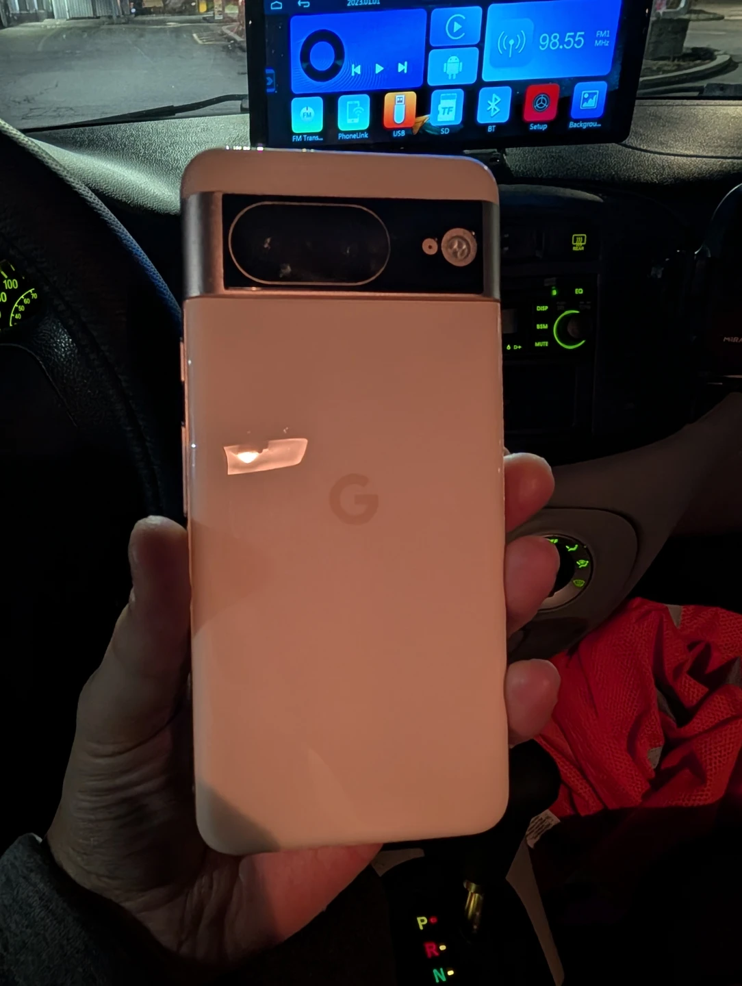 Google Pixel 8 pink colour