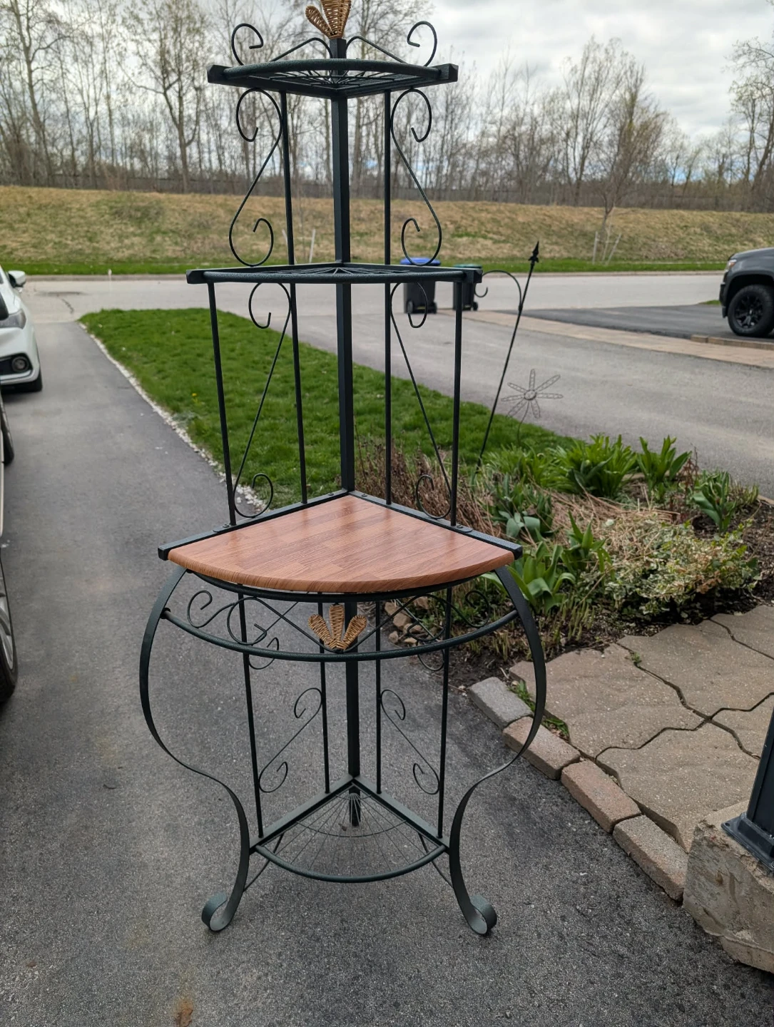 Metal Corner Display Shelf