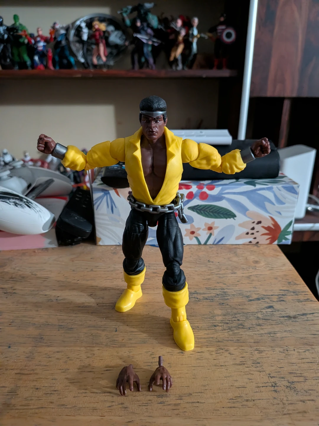 Loose Marvel Legends Power Man - photo 2