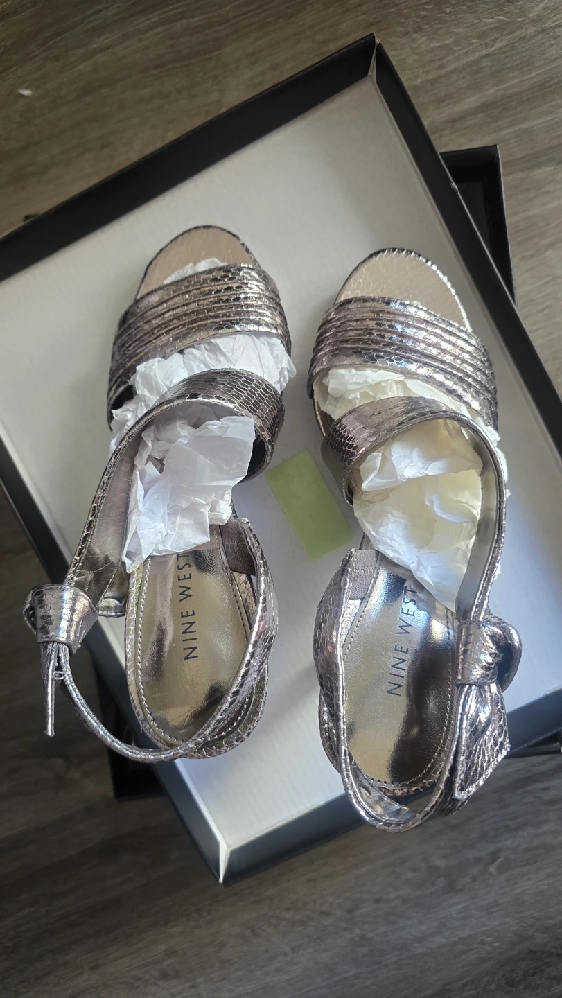 Size 37- Nine West Metallic Snake Print Heels - photo 2