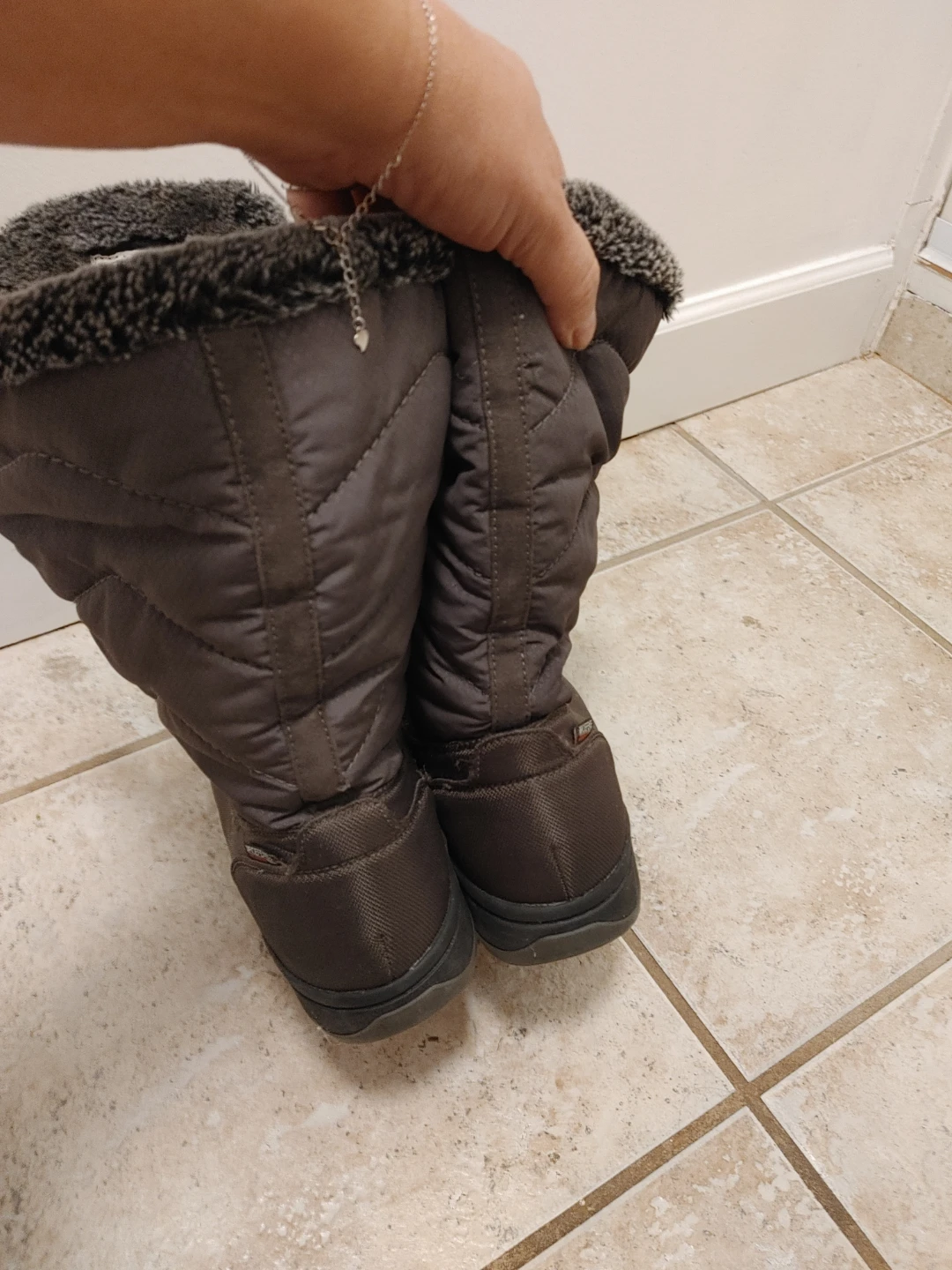 Women's Winter Boots size 9 - photo 5