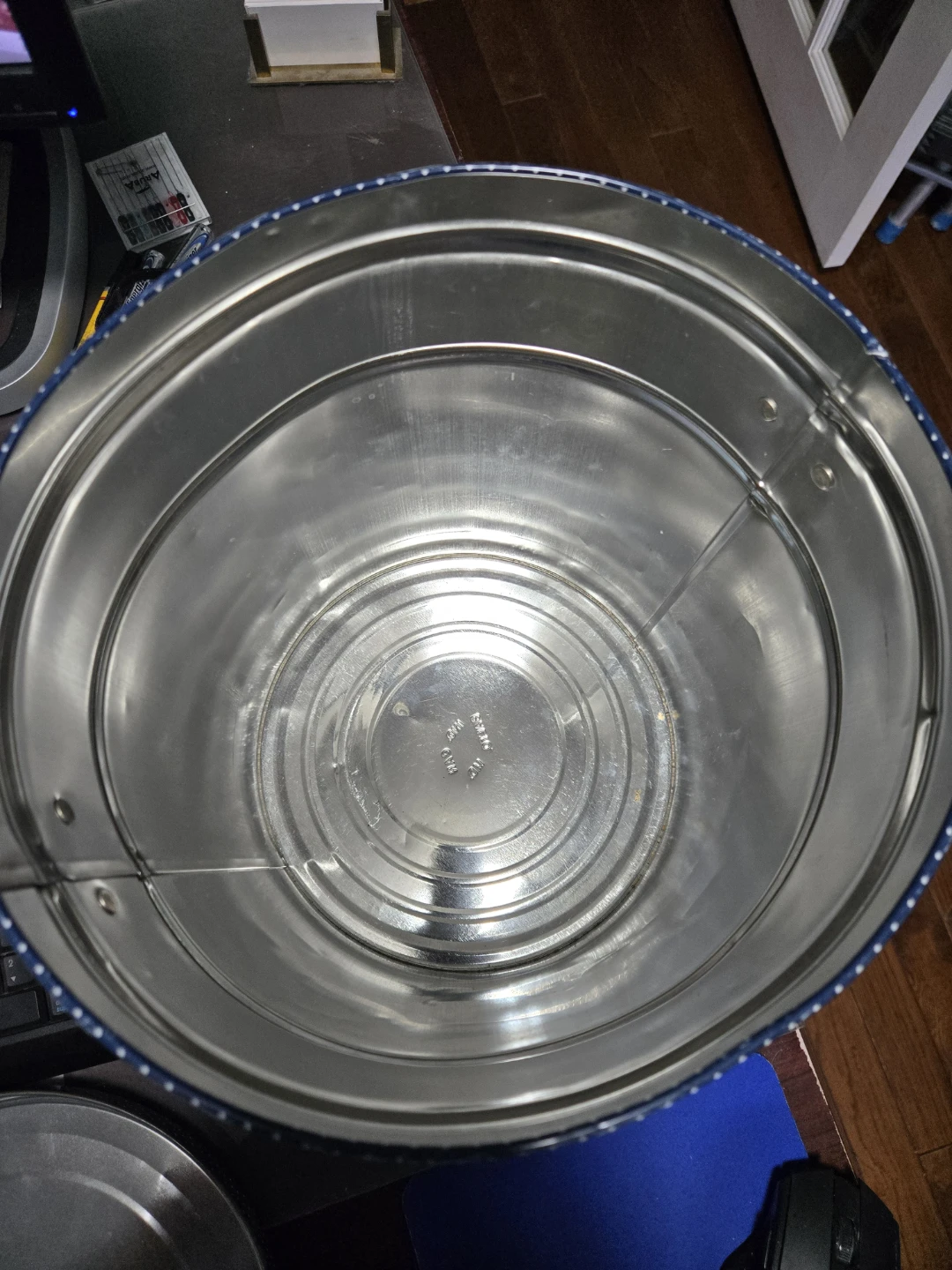 Vintage Goose Pattern Metal Tin - photo 2