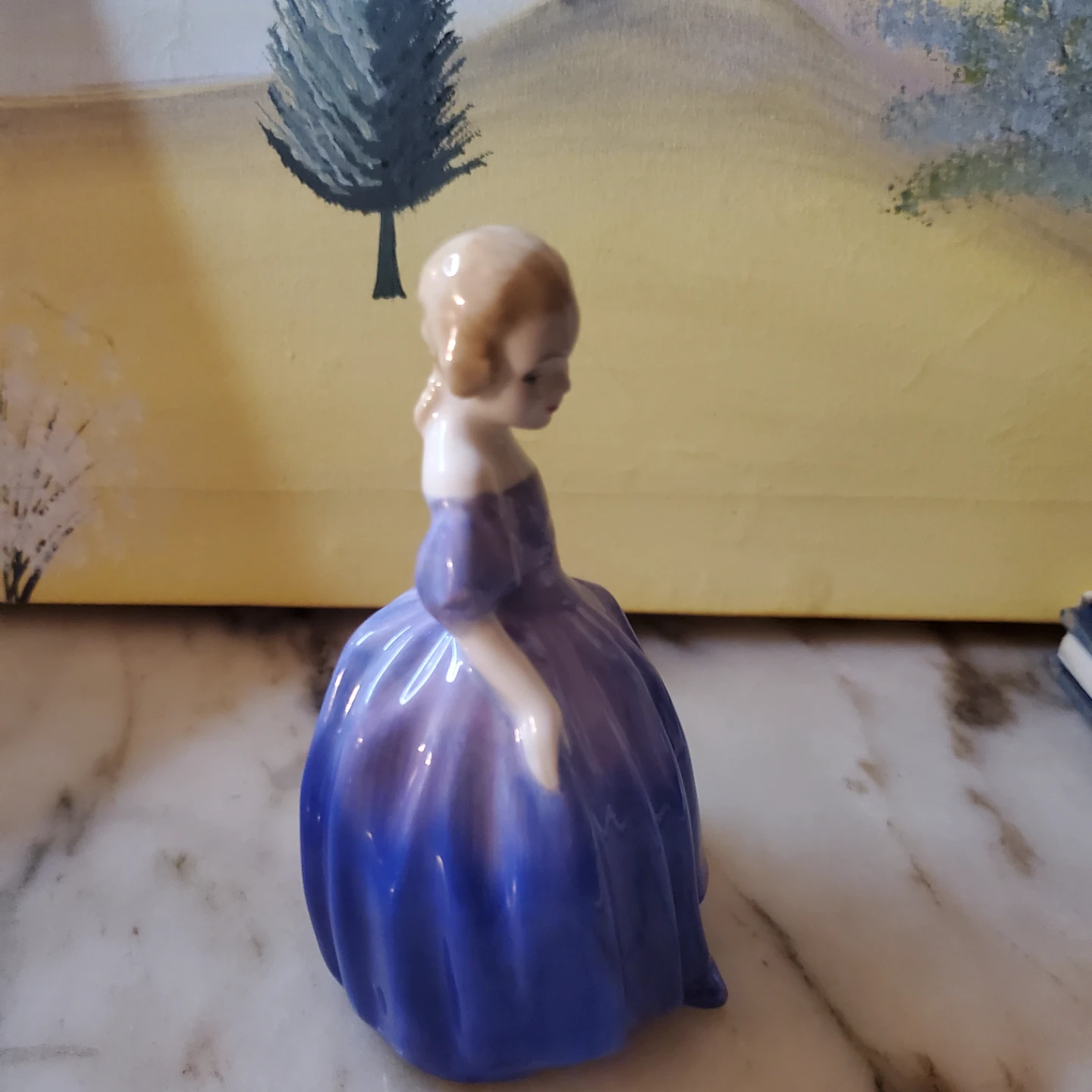Royal Doulton Marie Figurine H.N. 1370 - photo 4