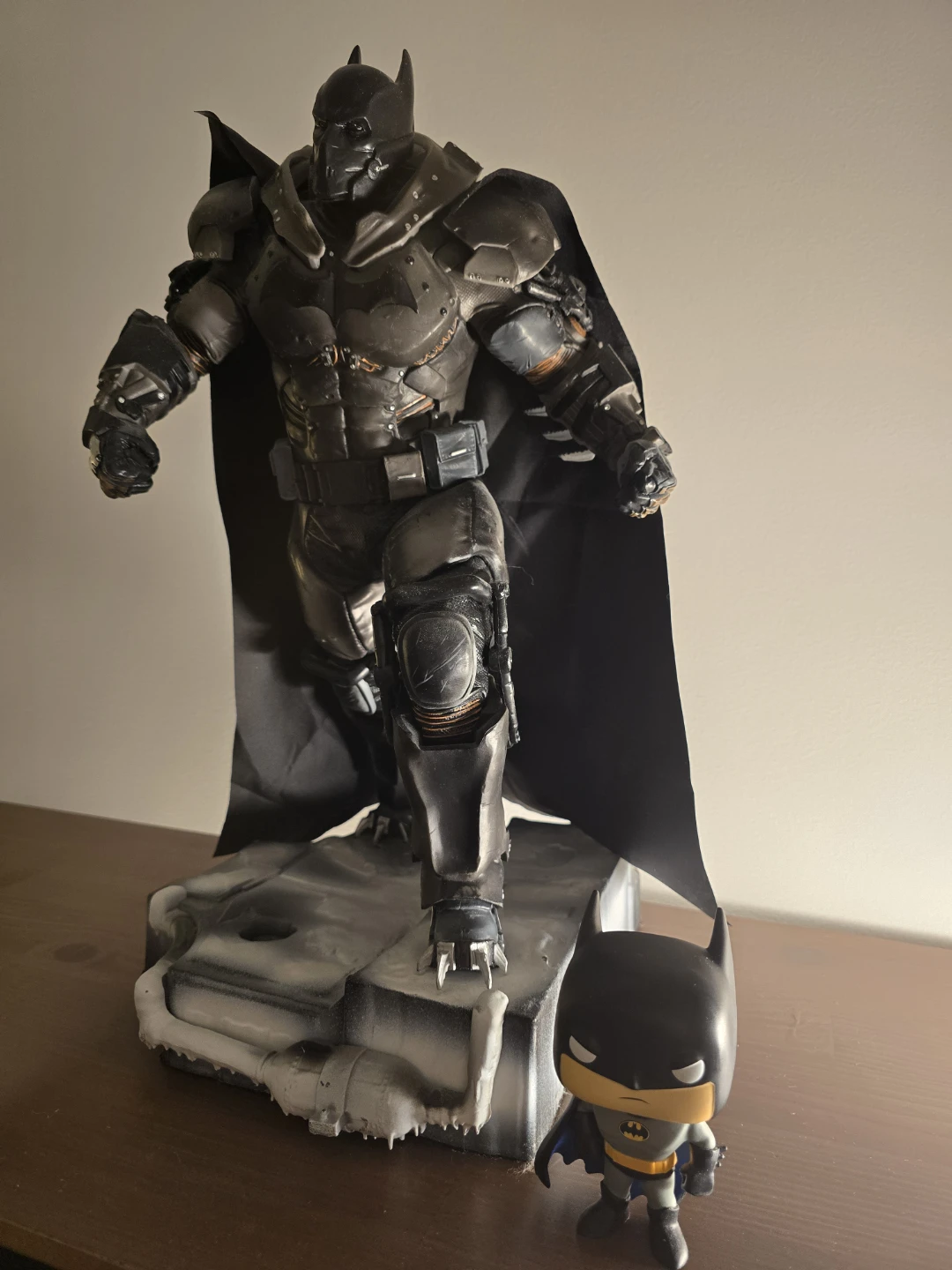 Batman Armoured Figure - photo 5