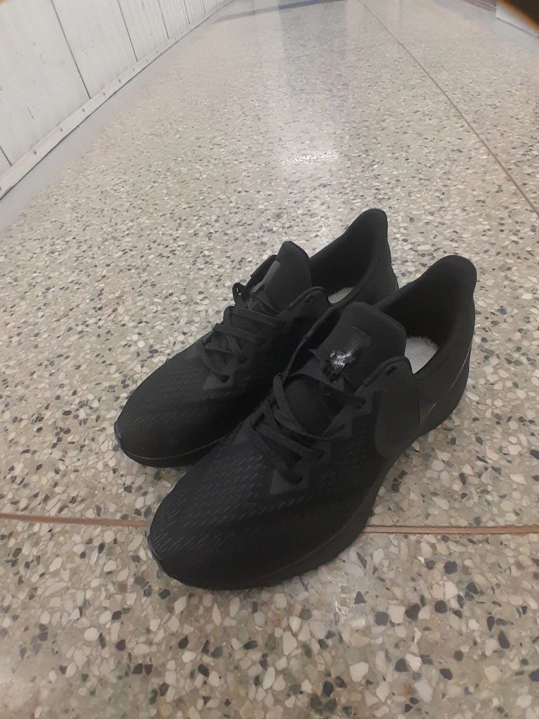 Nike Zoom Air Sneakers Men's Size 10.5 - photo 3