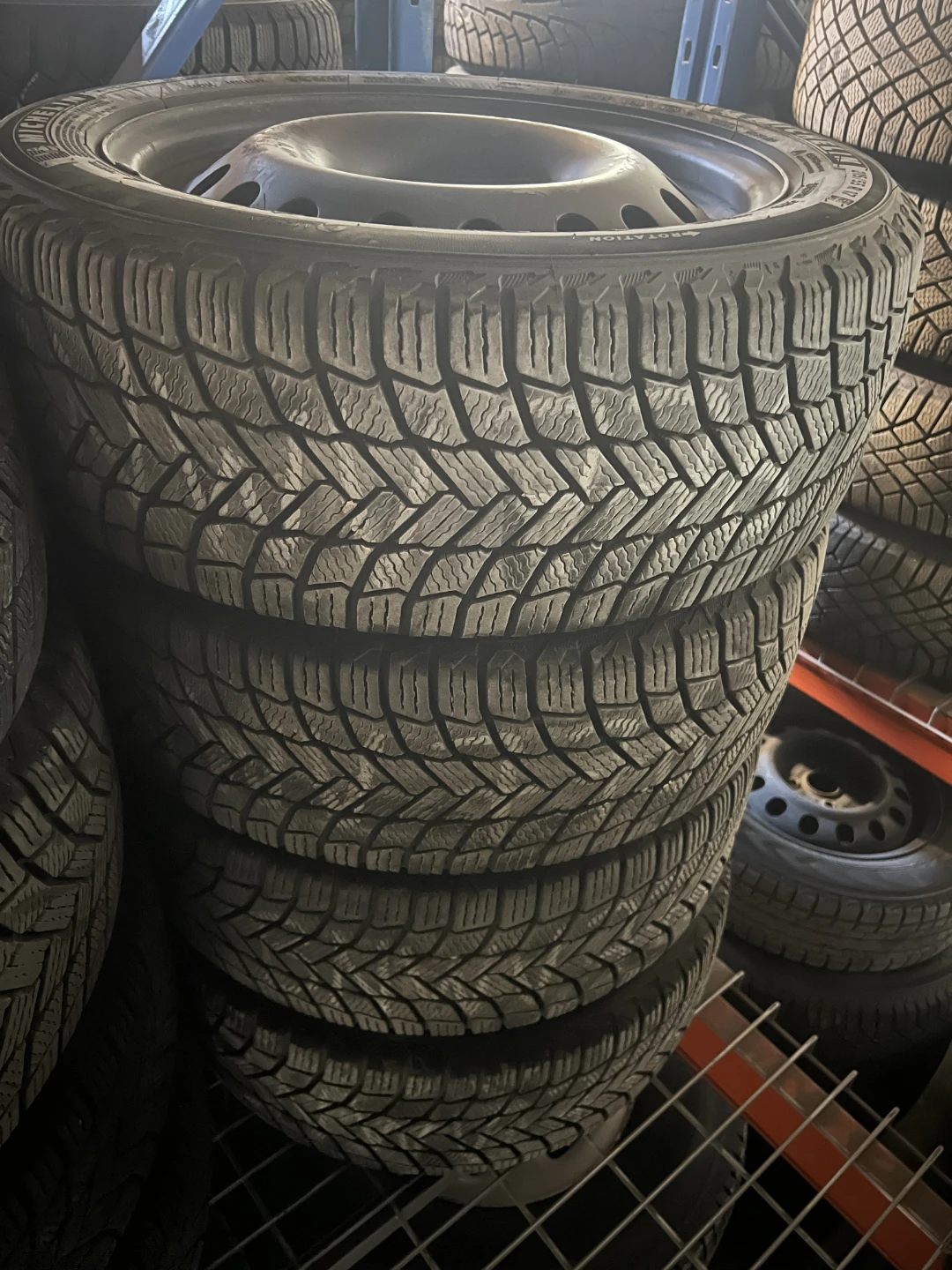4 winter tires on rims - size 215/55R17  Michelin X-Ice Snow