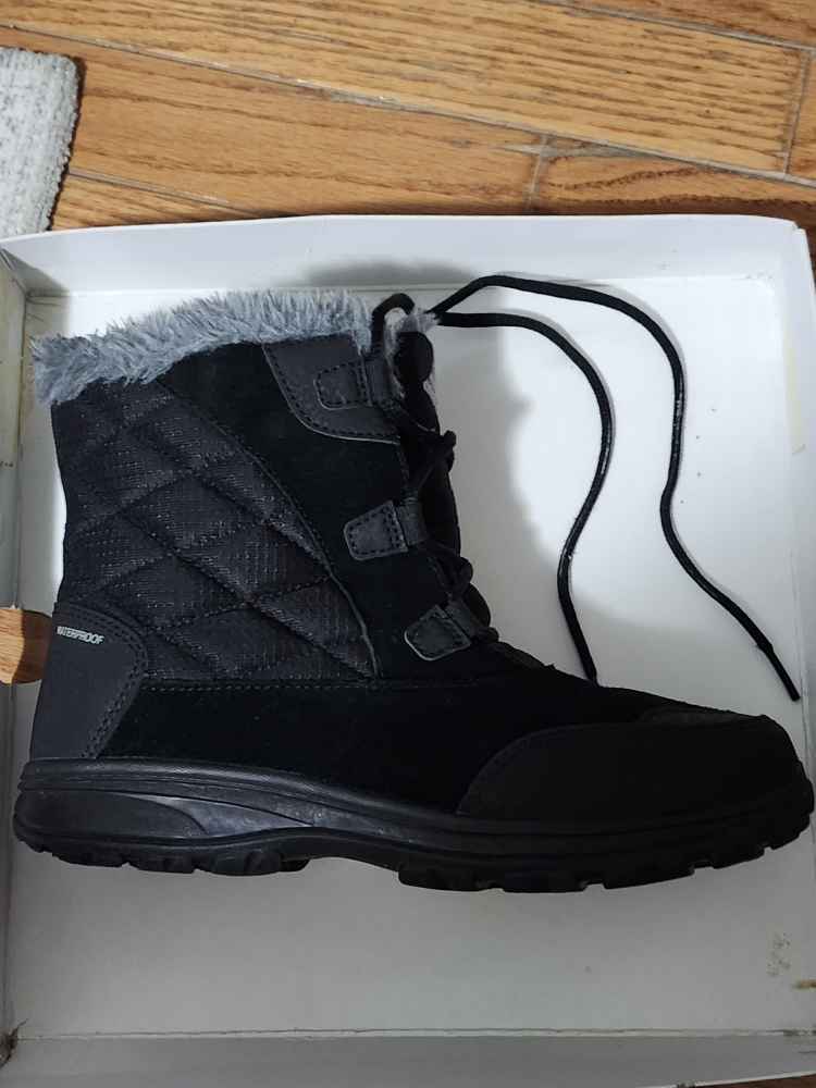 Columbia Women's Black Winter Boots Size 8