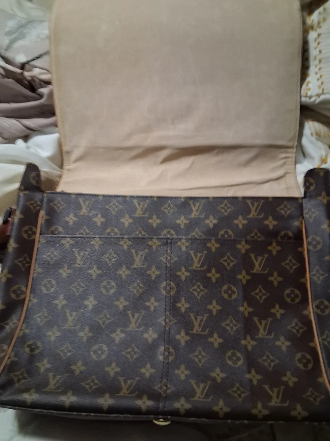 Louis Vuitton Messenger Bag