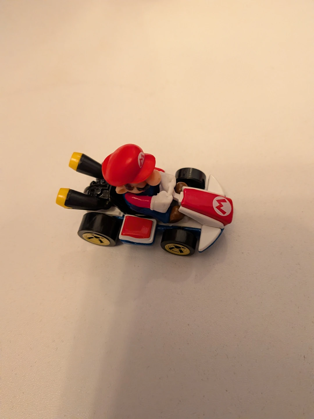 Hot Wheels Mario Kart Mario Die-Cast Vehicle - photo 4