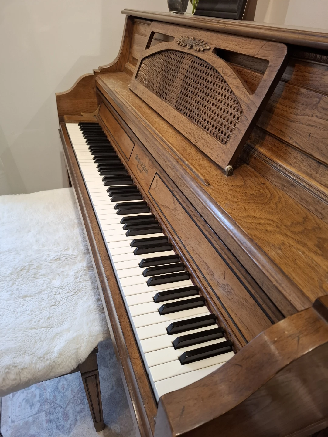 Mason & Risch upright piano - photo 3