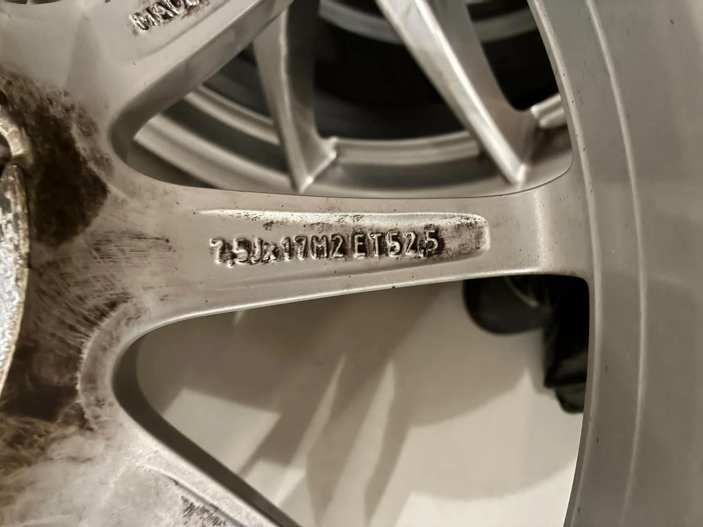 Set of 3 Mercedes-Benz 17-inch Alloy Wheels - photo 3