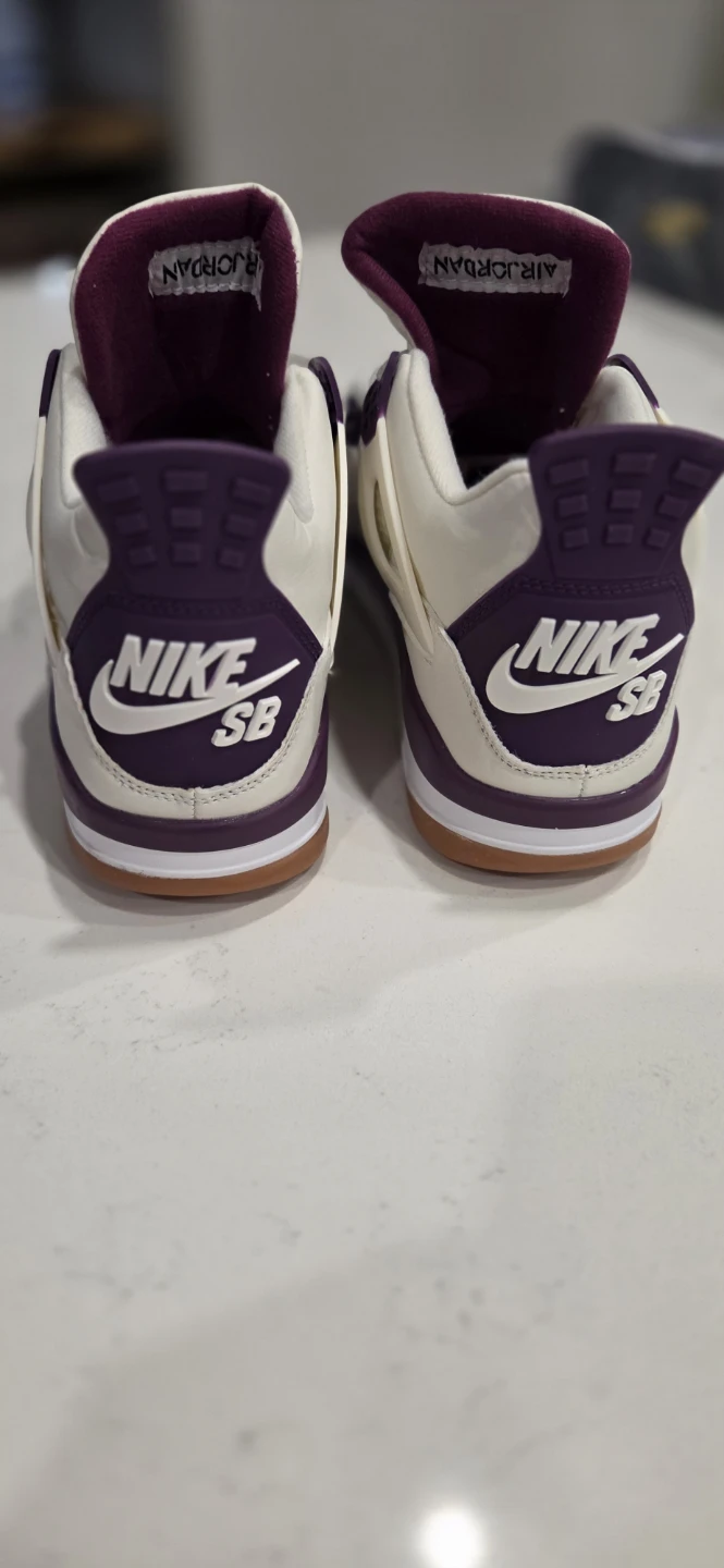 Nike SB x Air Jordan 4 burgundy - photo 3