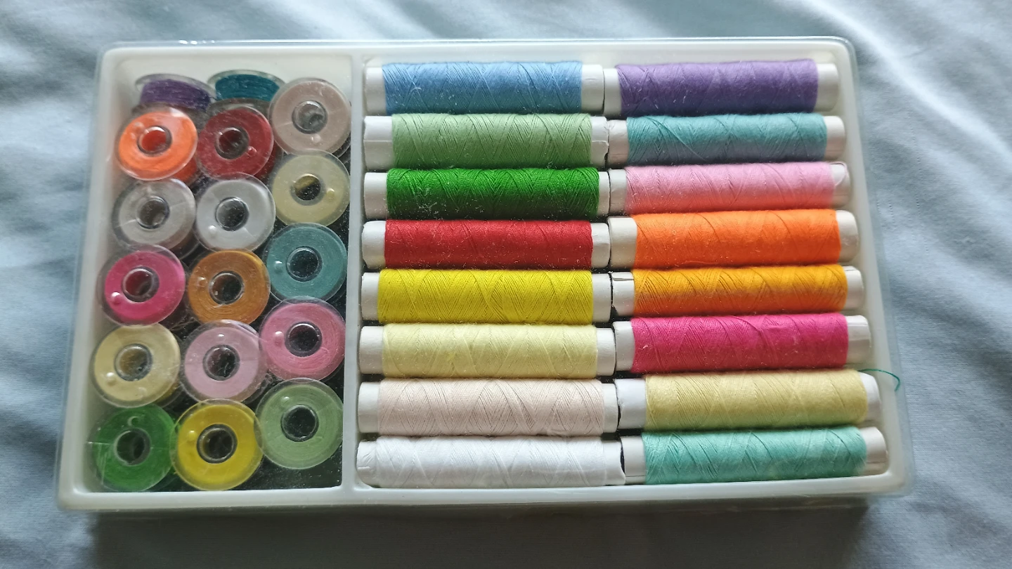 Sewing Thread and Bobbin Set