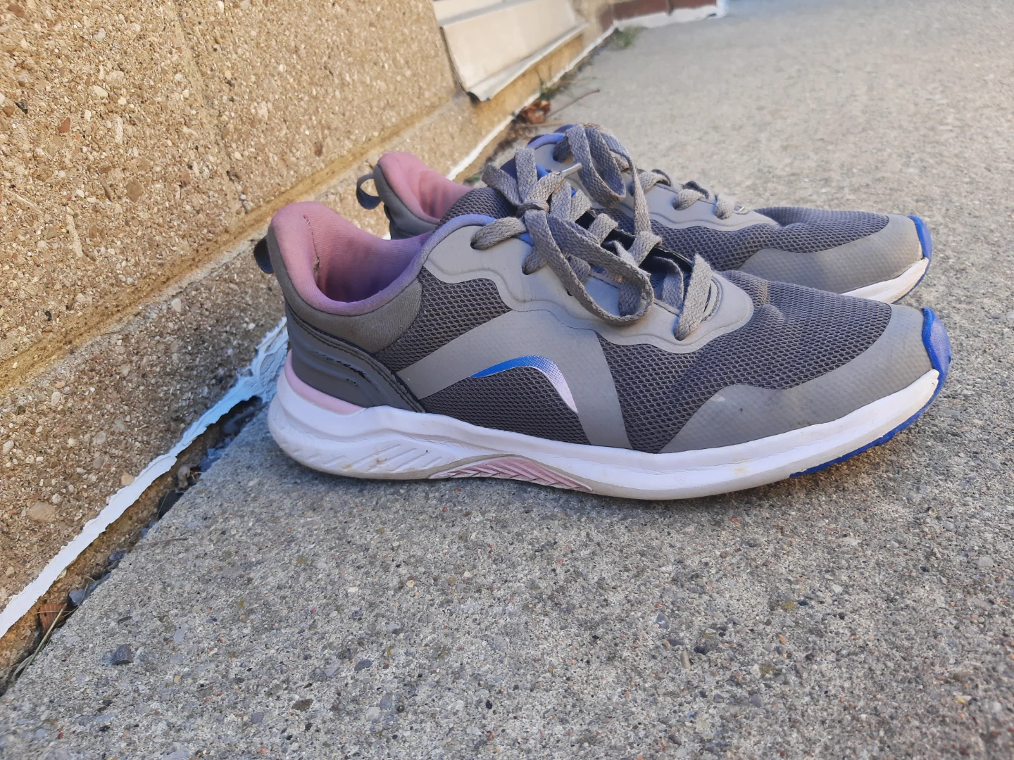 Athletic Running Shoes Grey and Pink - photo 2