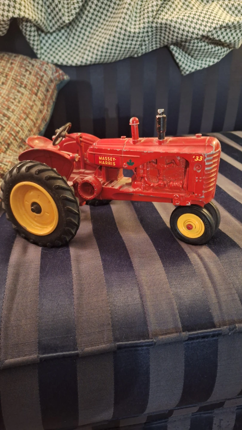 Massey-Harris 33 Special Edition Tractor - photo 4