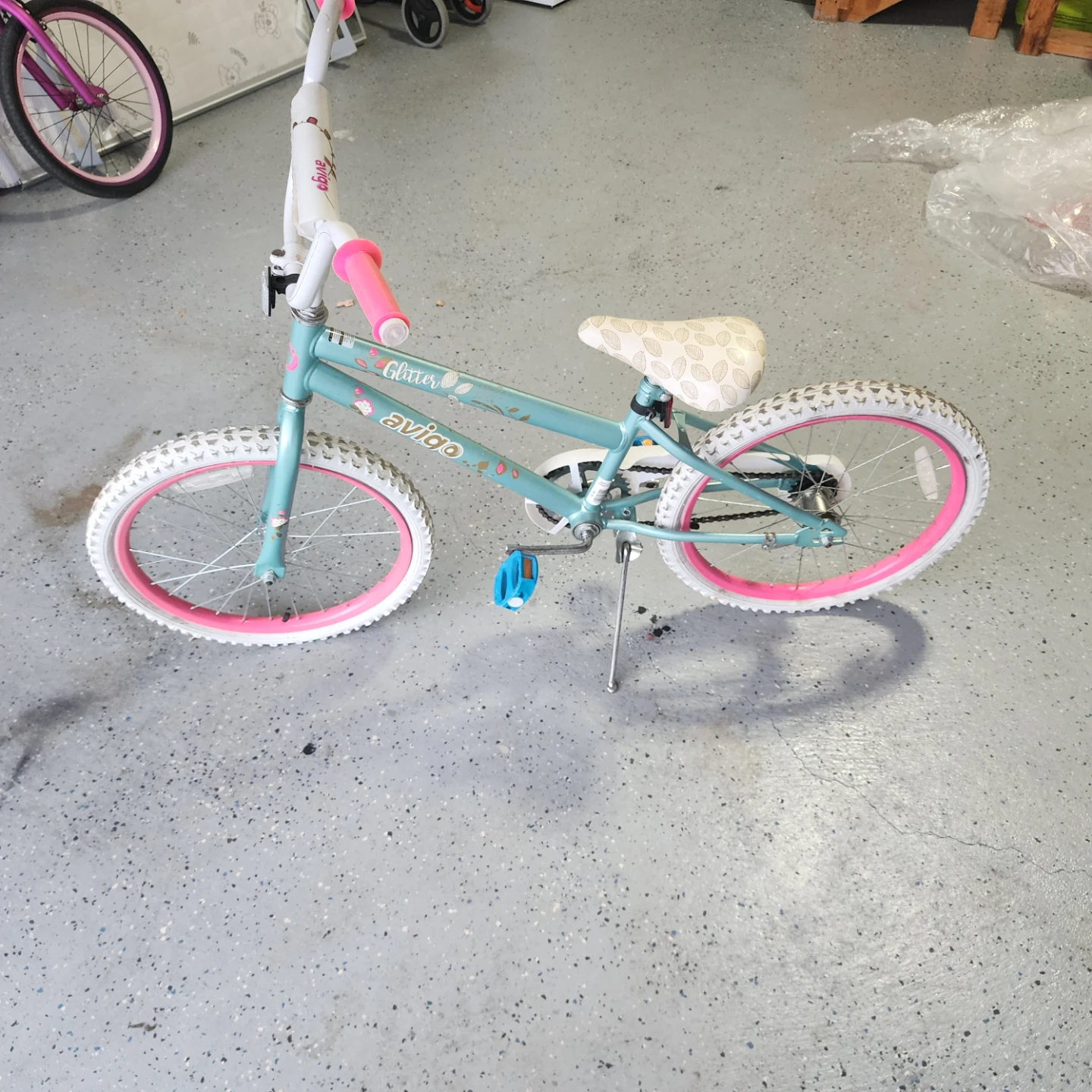 Avigo Glitter 20-inch Girls Bicycle