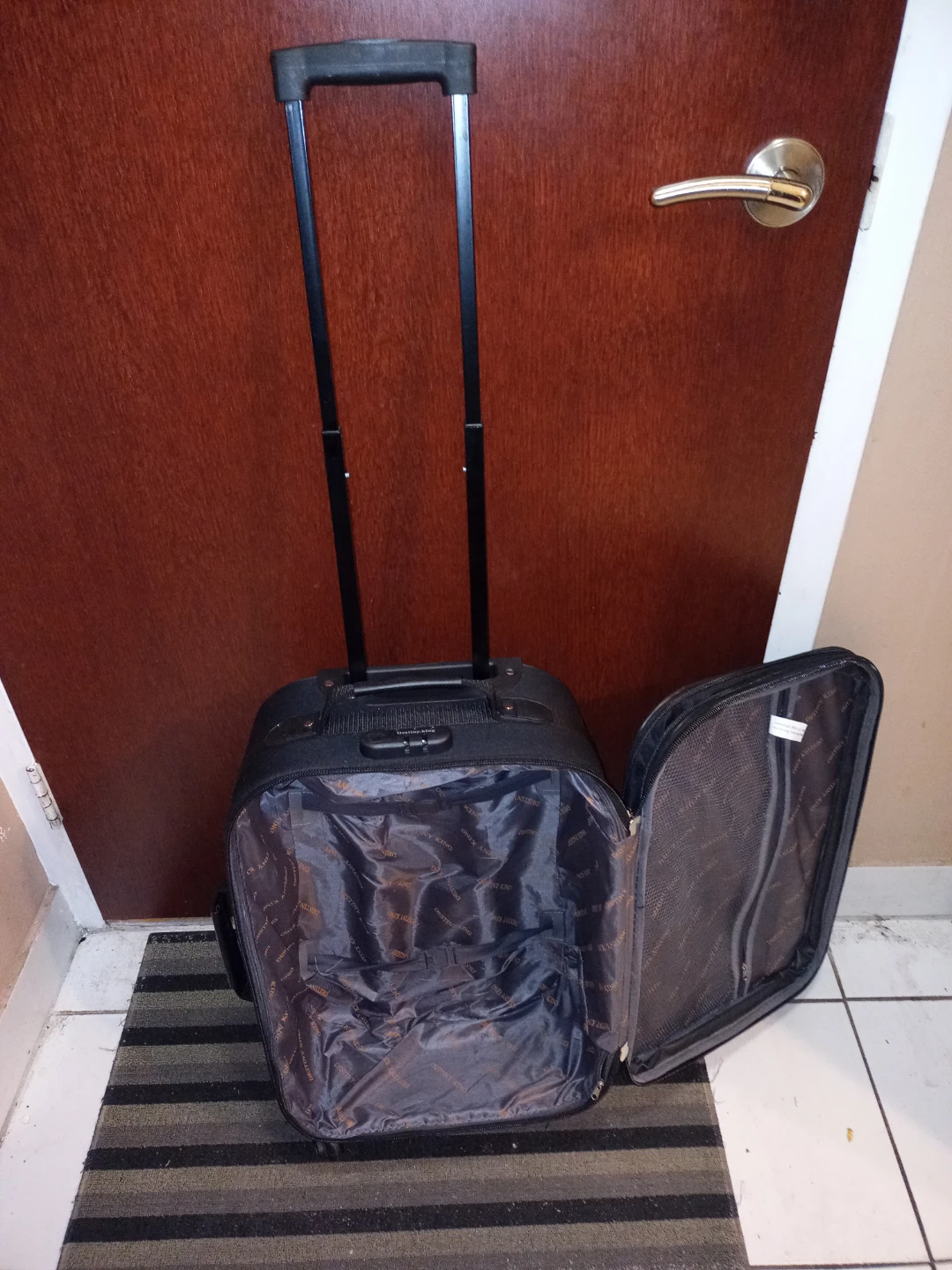 Destiny King Luggage With Swivel Wheels - photo 2