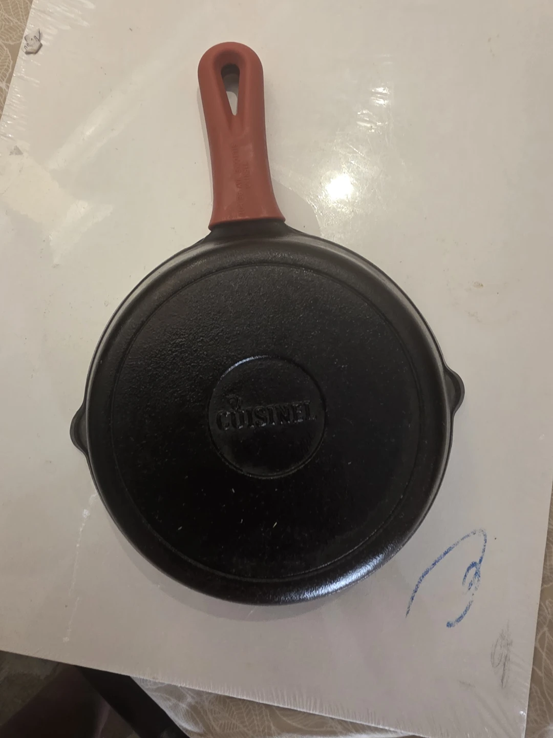 Cuisinel 8" Cast Iron Skillet with Silicone Handle - photo 2