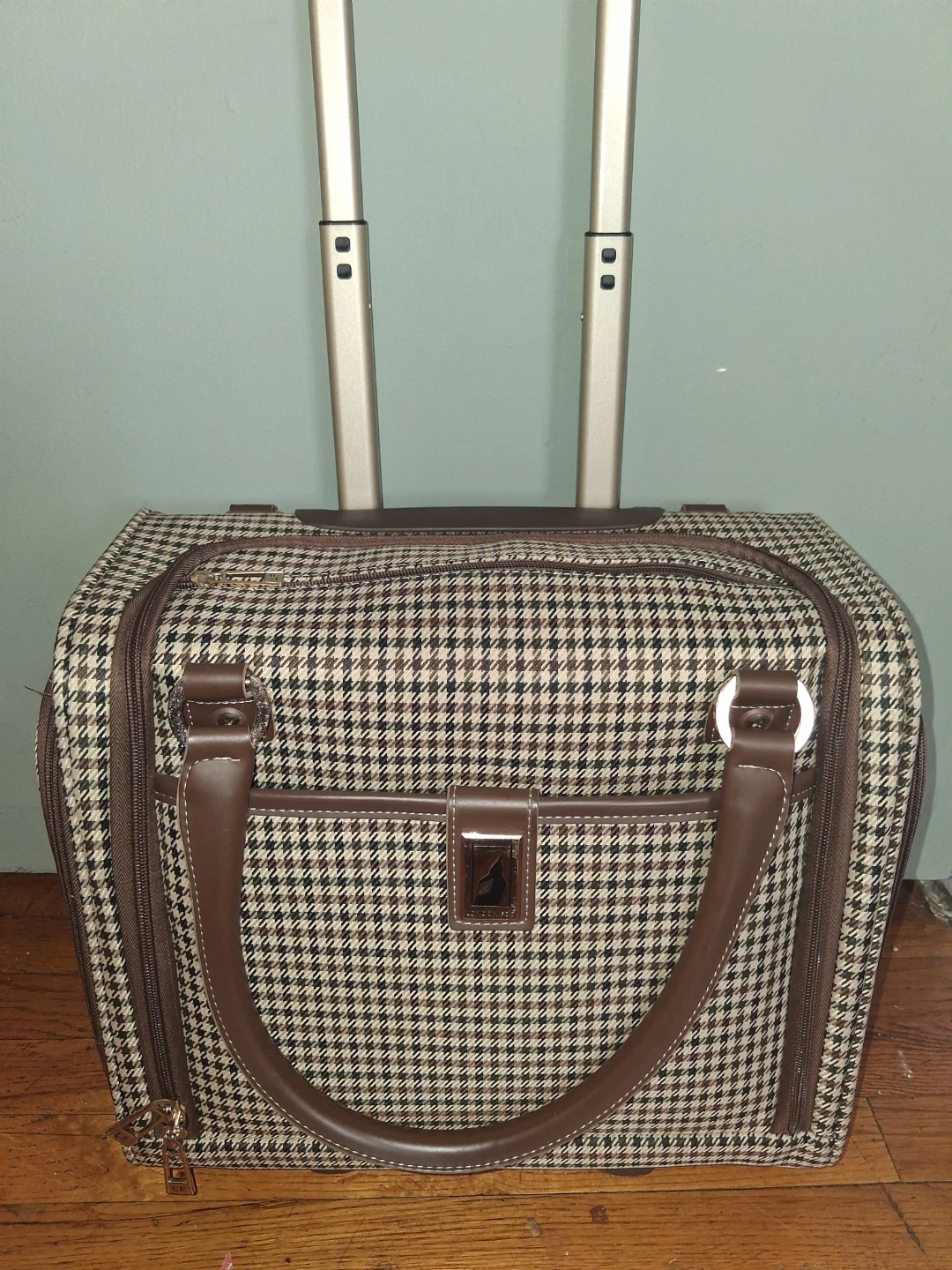 London Fog Carry On Luggage - photo 2
