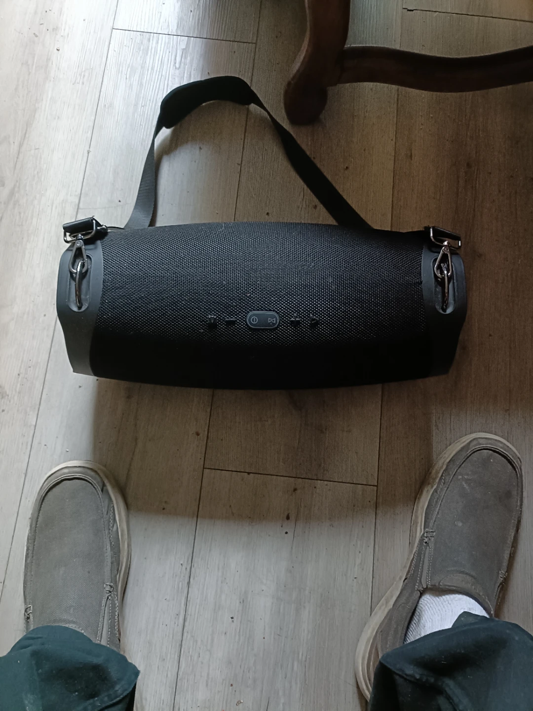 100 watt Bluetooth speaker with built in power bank - photo 2