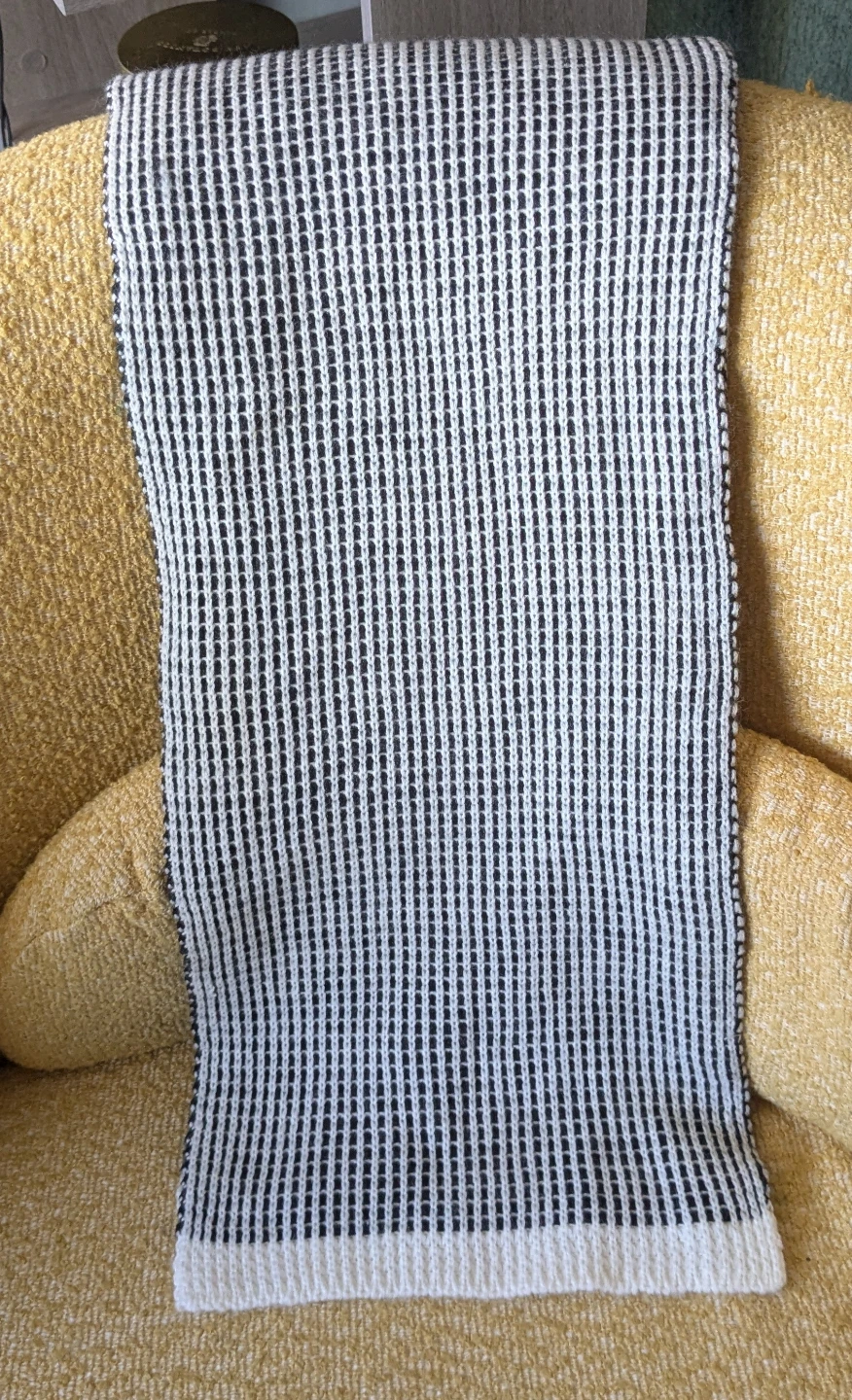 Cole Haan Black White Reversible Knit Scarf 70 x 10 - photo 3