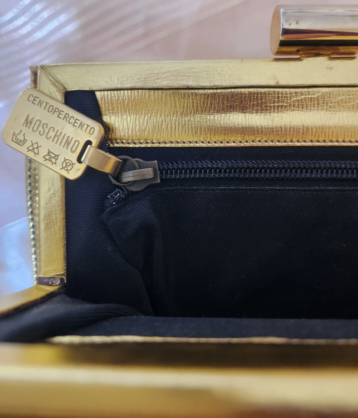 Moschino gold metallic clutch bag - photo 4
