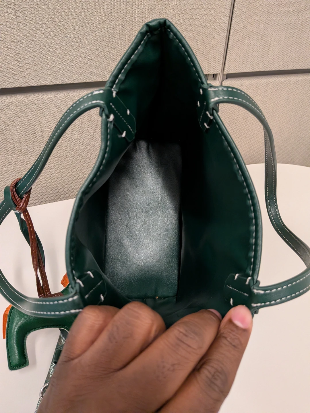 Green and White Pattern Tote Handbag 👜 with pouch - photo 3