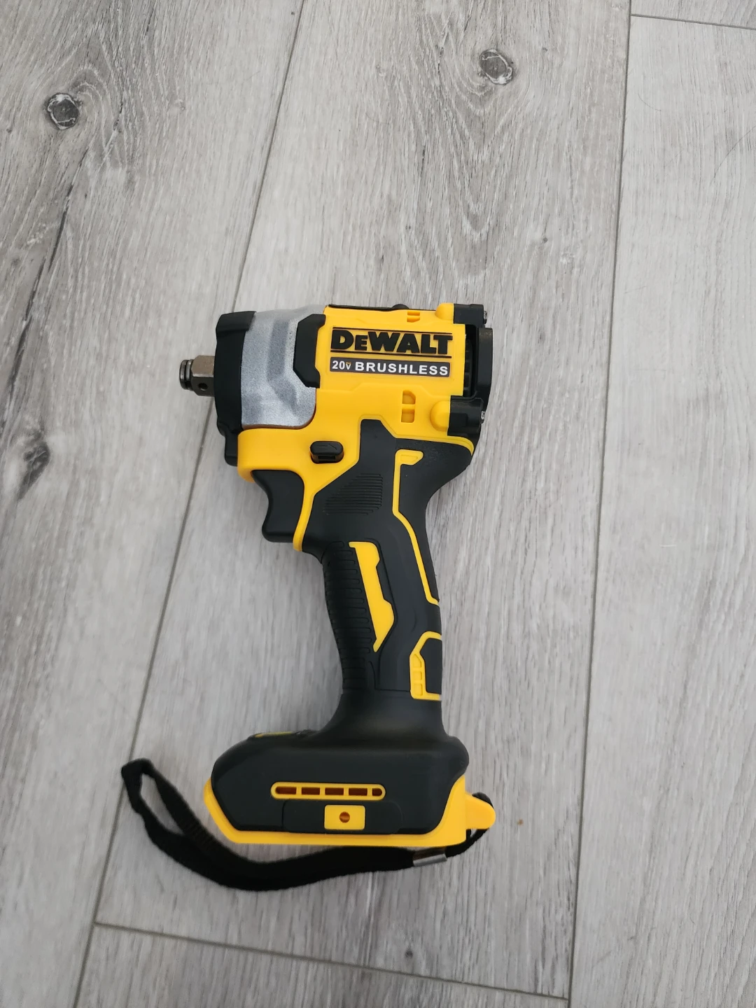 DEWALT 20V Brushless Impact Wrench