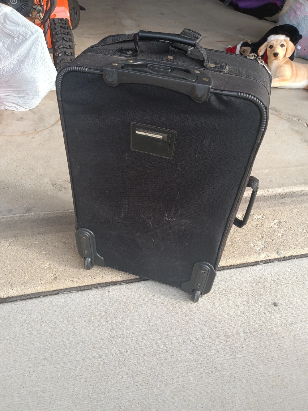 Leisure Black Rolling Suitcase - photo 2