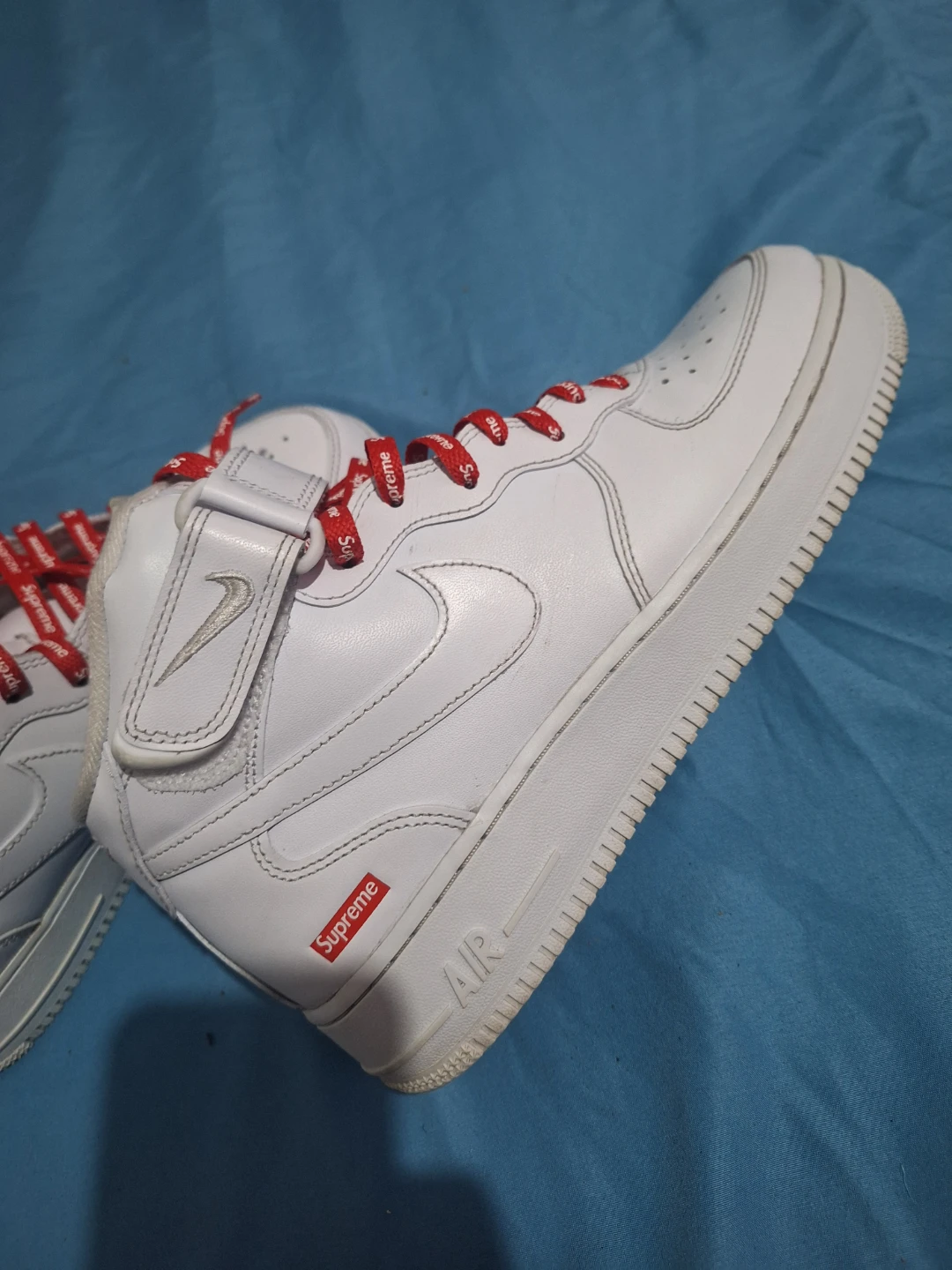 Nike Air Force 1 Mid Supreme White