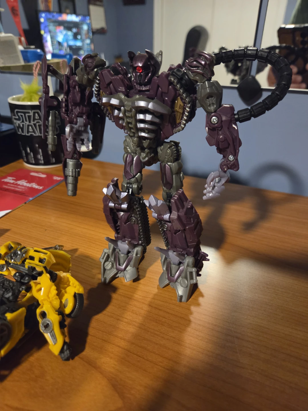Transformers Shockwave and Bumblebee figures - photo 3