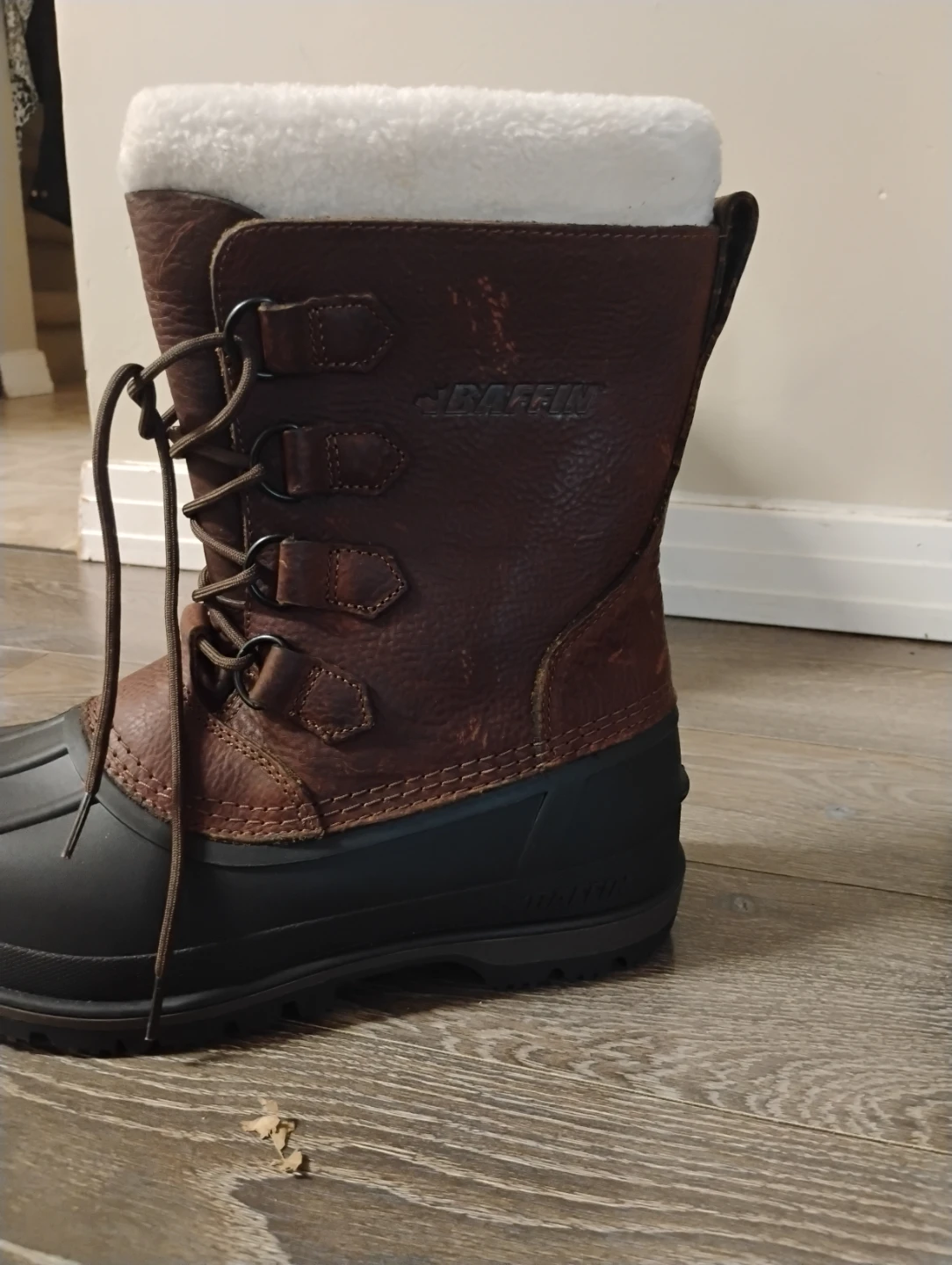 Baffin Women's Winter Snow Boots – Size 8 – Brand New - photo 2