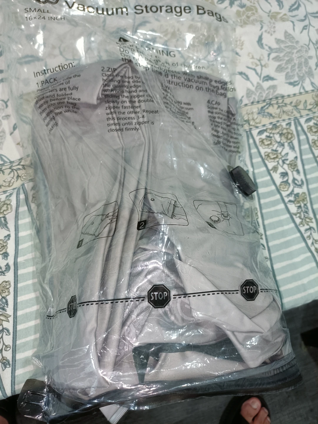 Intex FastFill Queen size air mattress with Pump - photo 2
