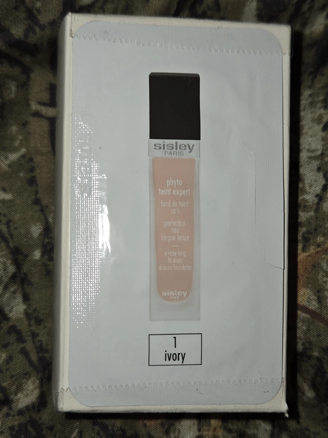 Sisley Paris Phyto Teint Foundation in 1: Ivory Shade - photo 2
