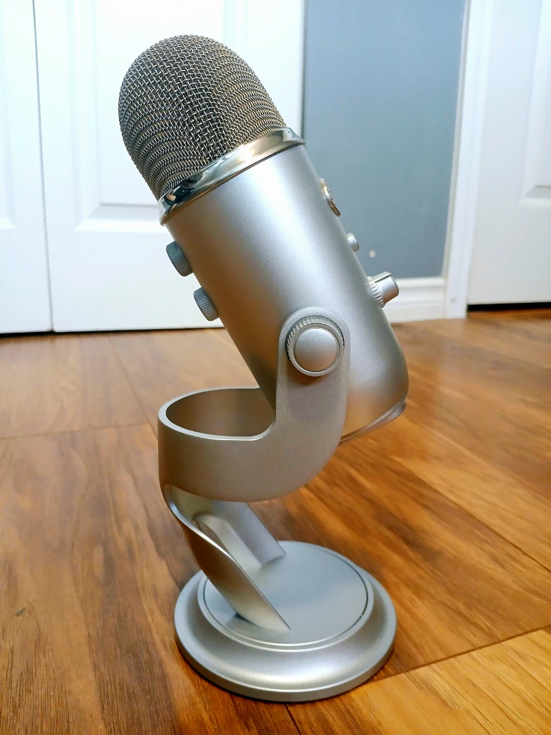 Blue Yeti USB Recording / Streaming Microphone - (WORKS) - photo 2