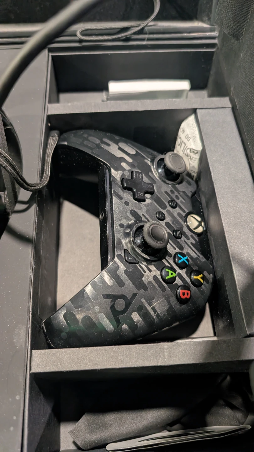 Oculus Rift headset w/ Xbox controller - photo 2