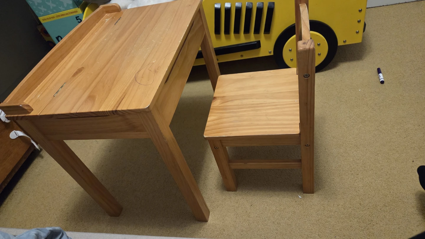 Melissa & Doug Wooden Kids Desk and Chair