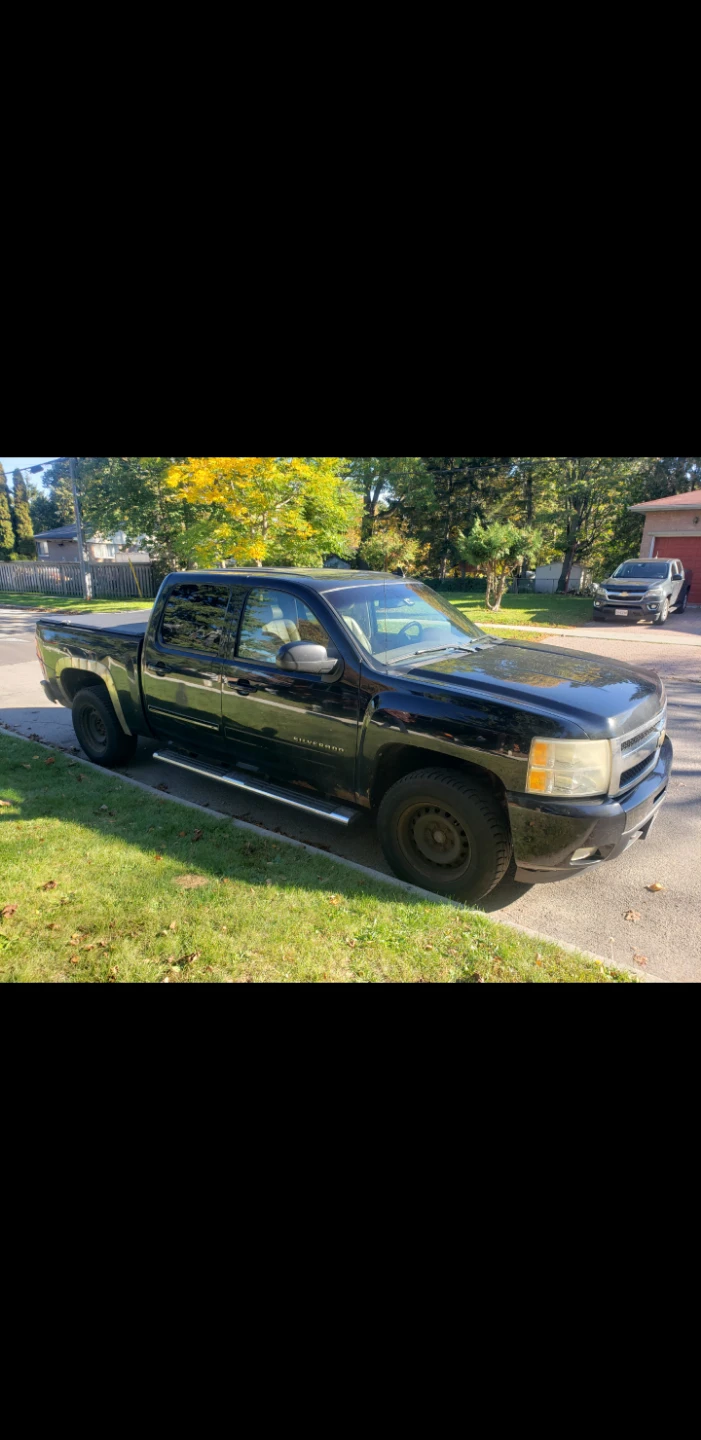 Chevrolet Silverado Pickup Truck - photo 3