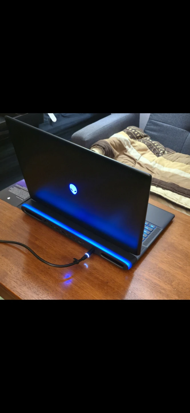 Alienware 18inch RTX 5080 300hzDisplay 32gb Ram - photo 3
