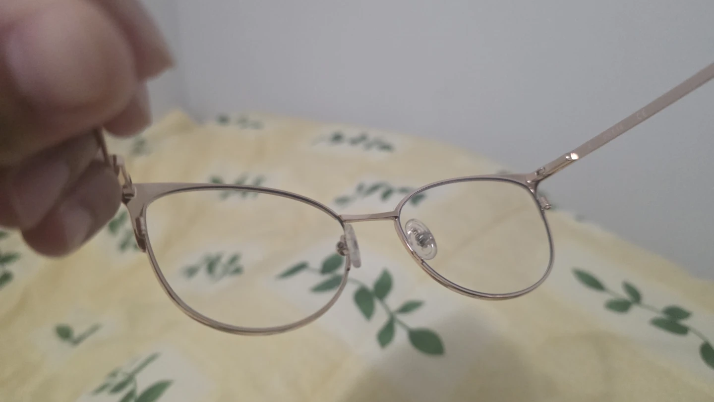 GUESS Women's Cat-Eye Eyeglass (Rose Gold) - photo 2