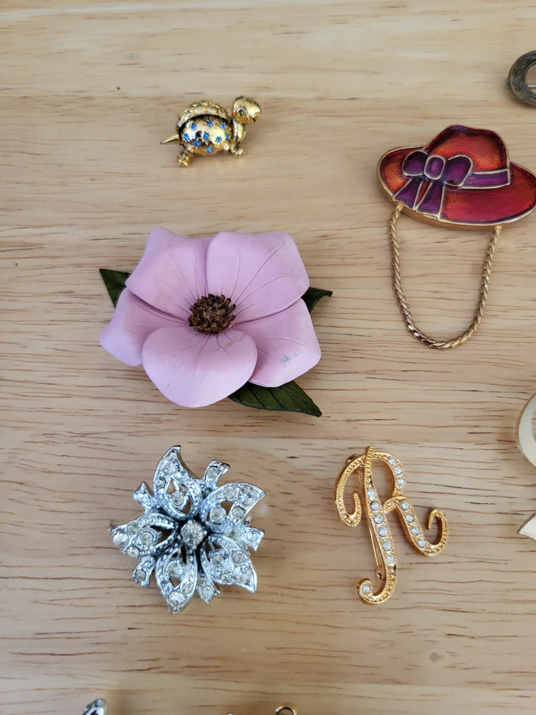 Assorted Vintage Brooches - photo 4