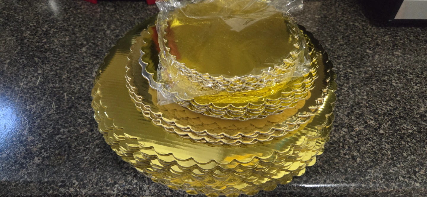 Assorted Cake Boxes and Gold Cake Boards - photo 4