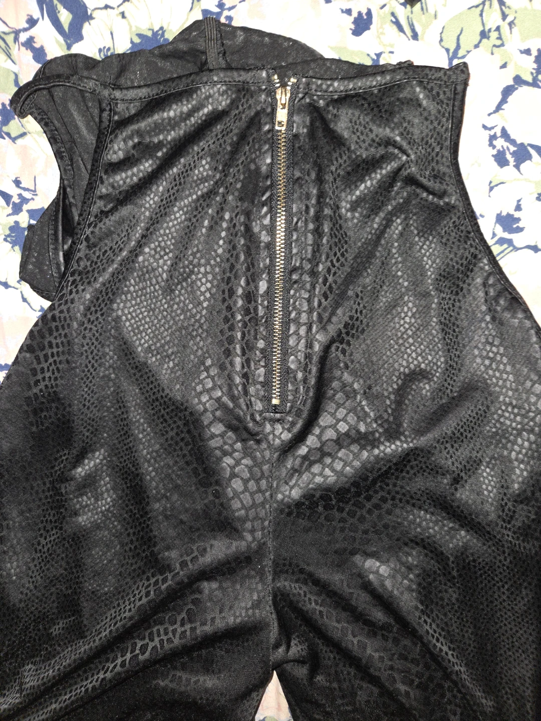 Snake-Skin-esque Catsuit w/ Cut-Outs & Zipper in a Ladies L - photo 5