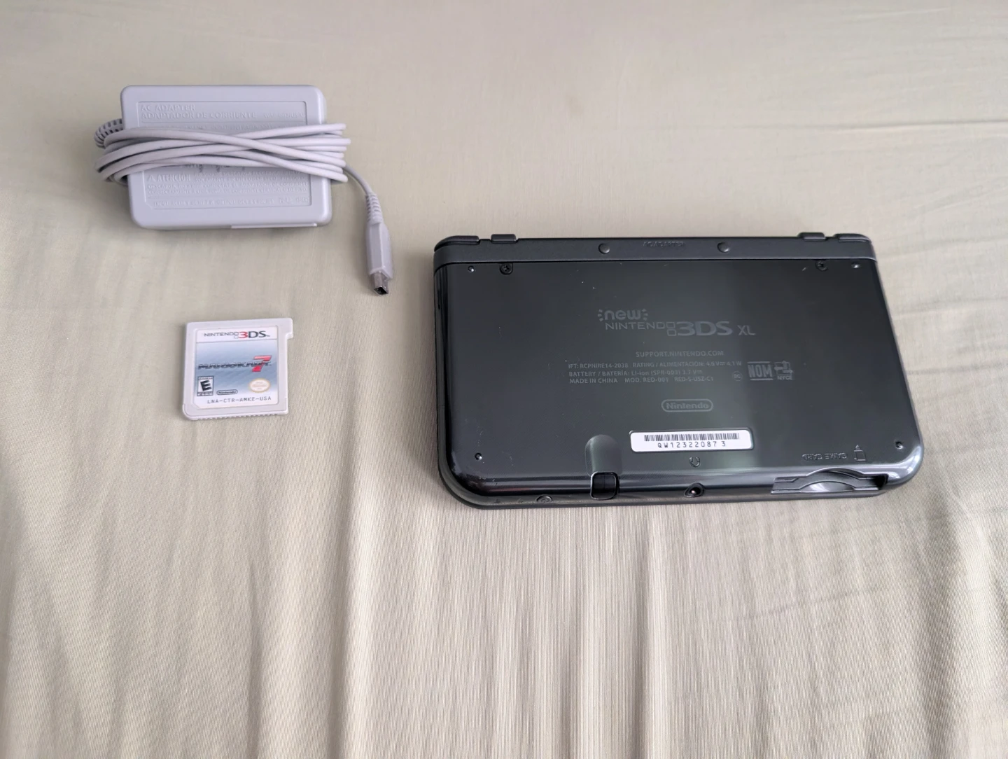 New Nintendo 3DS XL with Mario Kart 7 - photo 3