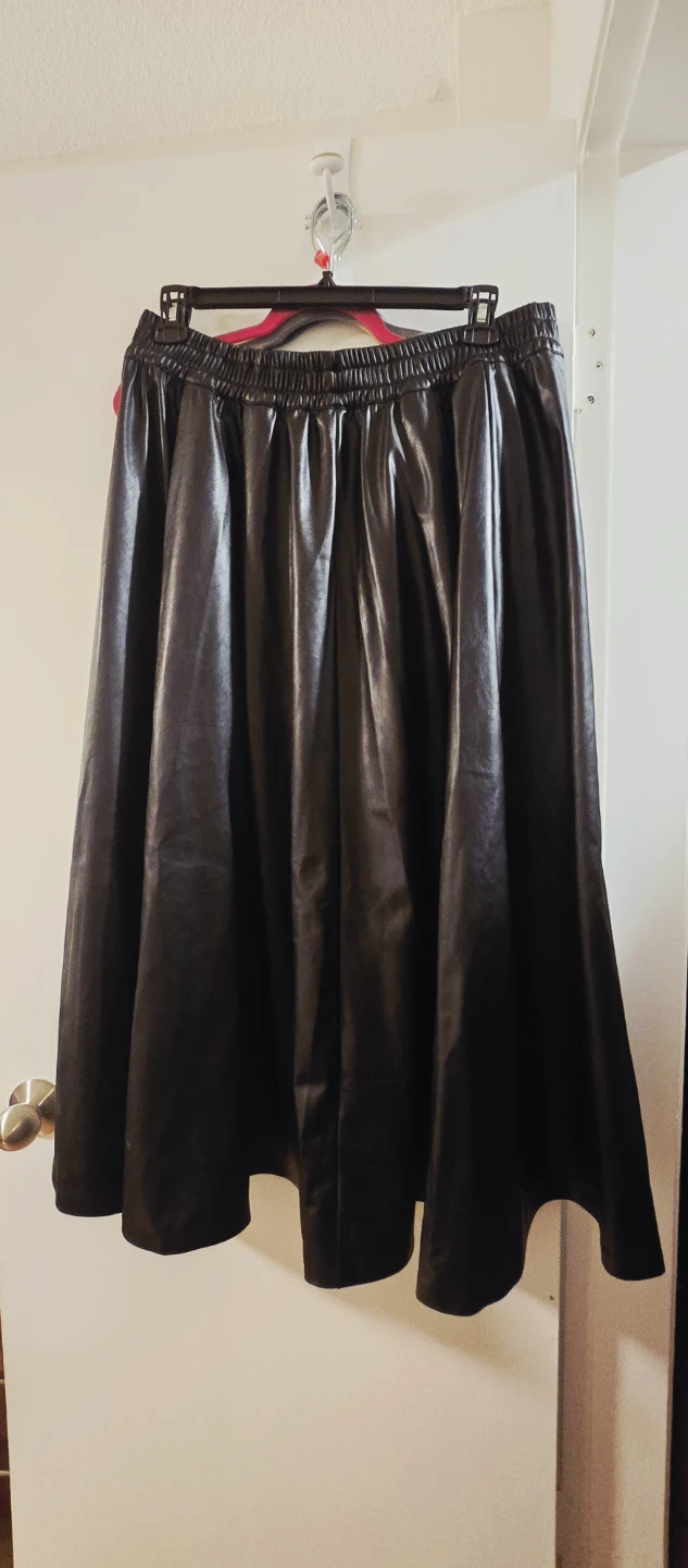 H&M Black Faux Leather Skirt - XL