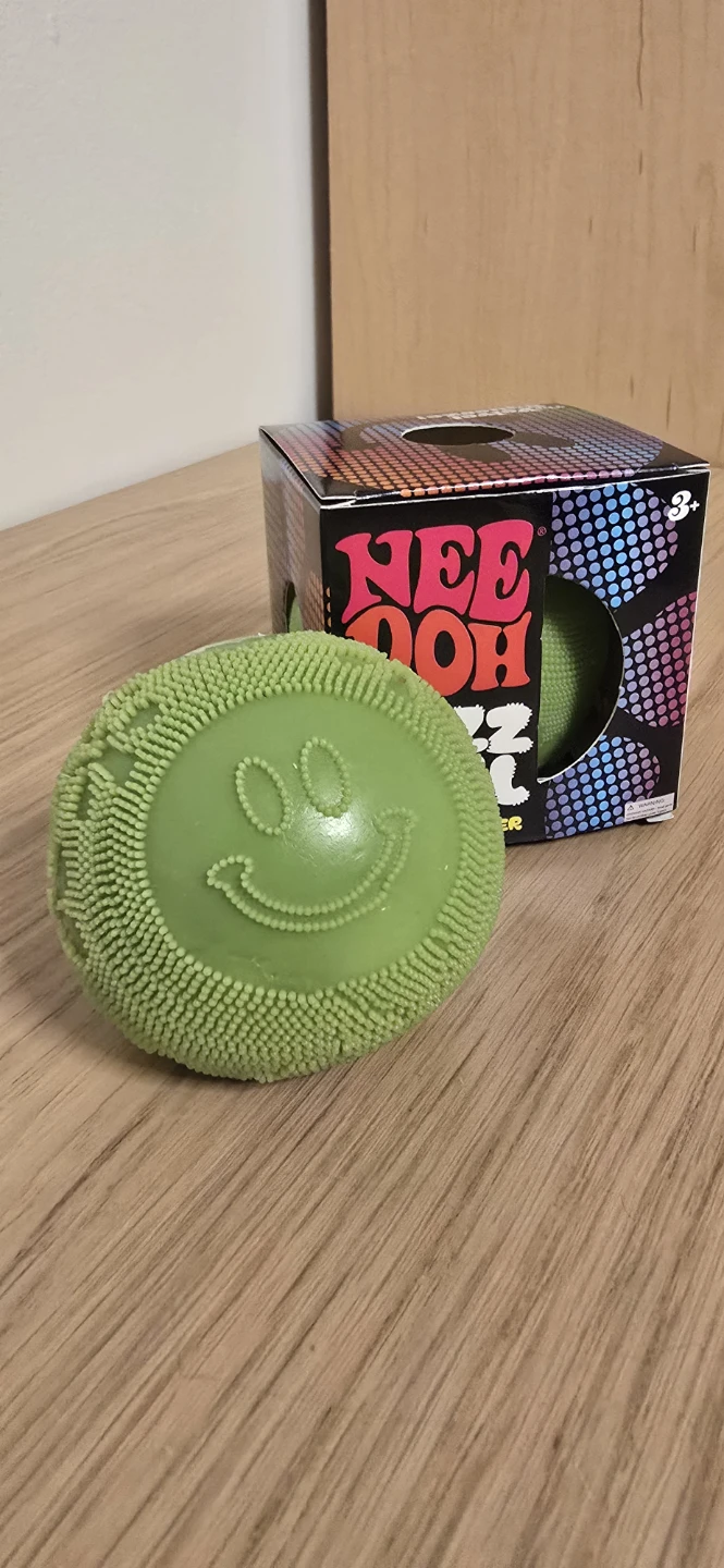 Nee-Doh Fuzz Ball Green